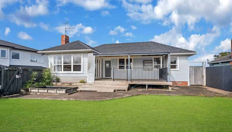 9 Andrew Road, Howick