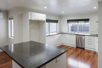 1109A Outram Road, Akina
