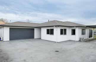 1109A Outram Road, Akina