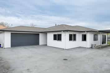 1109A Outram Road, Akina
