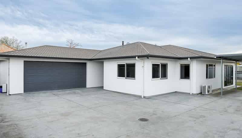1109A Outram Road, Akina