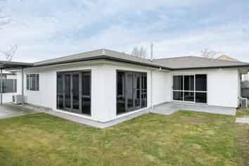 1109A Outram Road, Akina