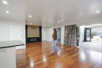1109A Outram Road, Akina