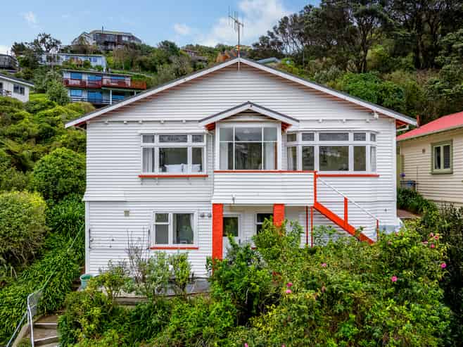 62 Severn Street, Island Bay
