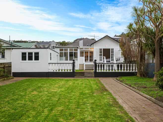 202 Clyde Street, Island Bay