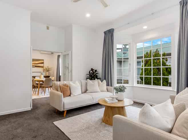 202 Clyde Street, Island Bay