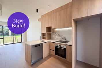 2/8 Lowtherhurst Road, Massey