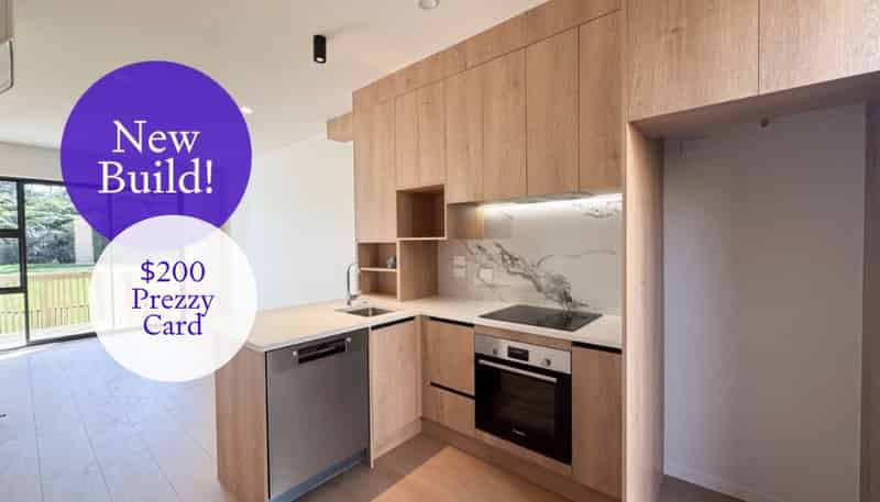 2/8 Lowtherhurst Road, Massey