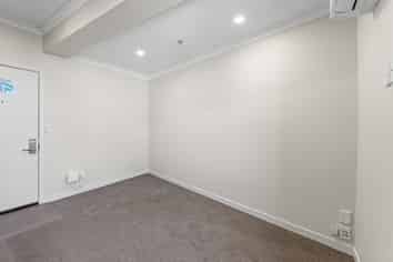 6/9C Massey Ave, Pukekohe
