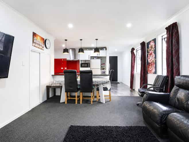 1/61 Cabourne Drive, Glenview
