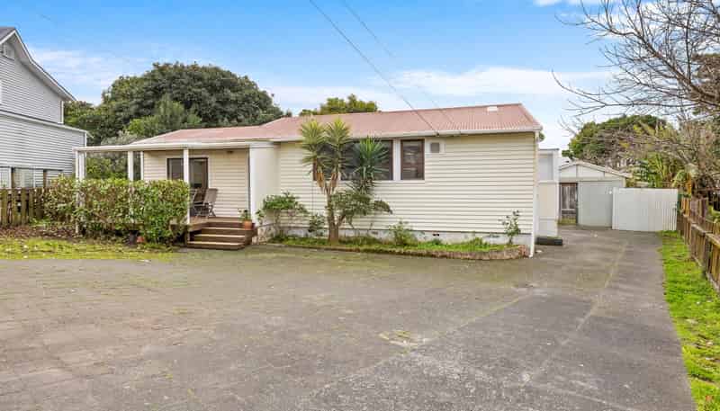 13 Tuakana Street, Point England