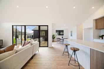 5 Rowe Drive, Jacks Point