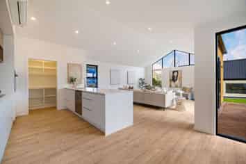 5 Rowe Drive, Jacks Point