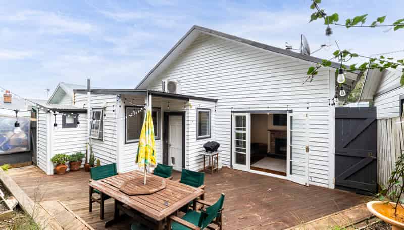 9 Chaucer Road South, Hospital Hill