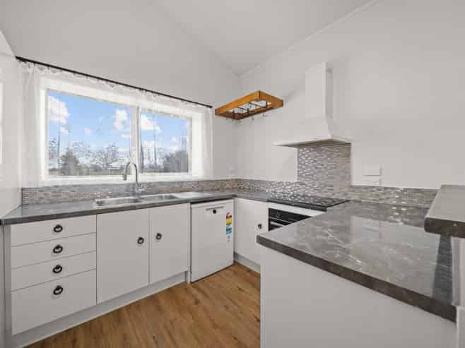 353 Hughes Line, Carterton