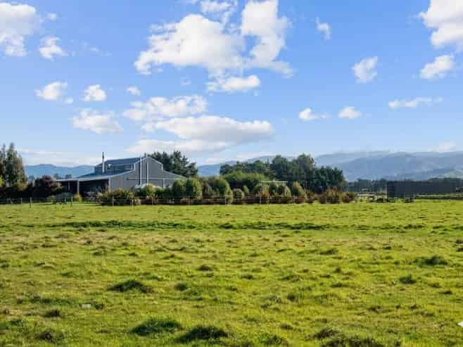 353 Hughes Line, Carterton