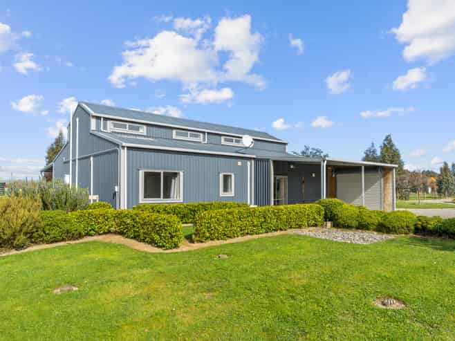353 Hughes Line, Carterton