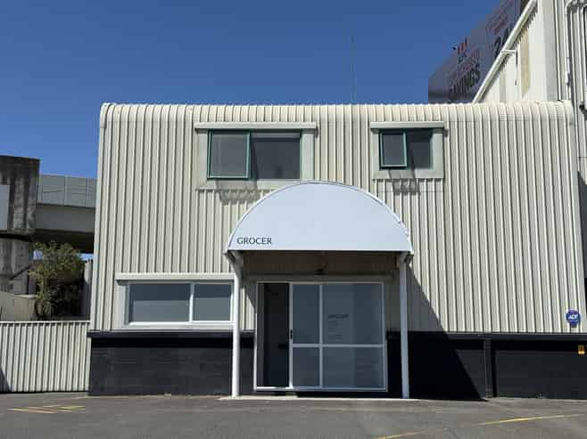 Versatile Commercial Space with Showroom