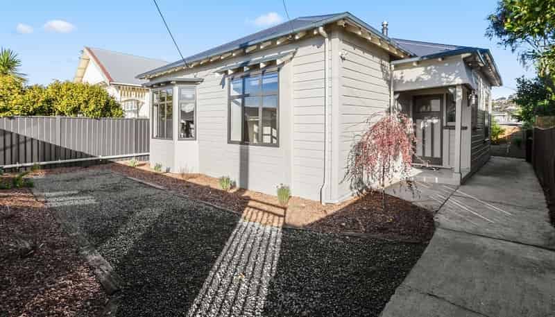 8 Alma Street, Saint Kilda
