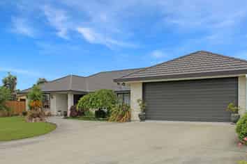 16 Woodgate Court, Fitzherbert