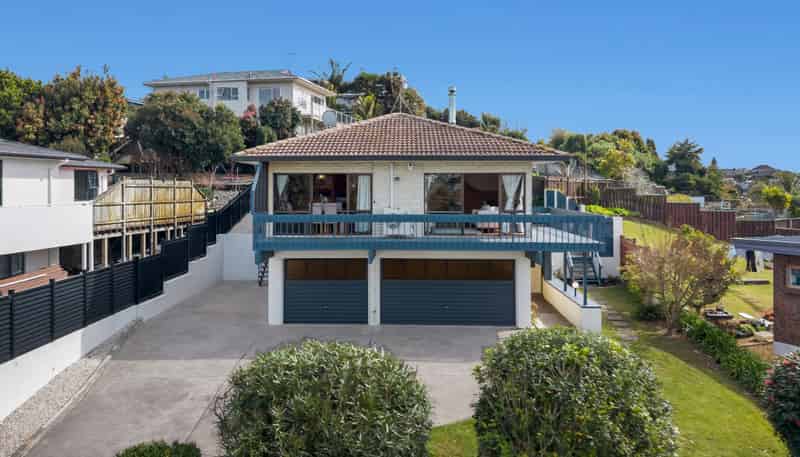 32 Haseler Crescent, Mellons Bay