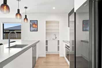 8 Lacuna Place, ROLLESTON