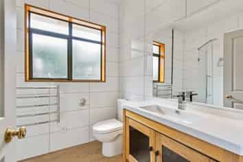 Granny Fla/92a Ranfurly Road, Alfriston
