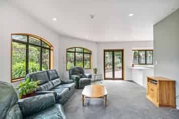 Granny Fla/92a Ranfurly Road, Alfriston