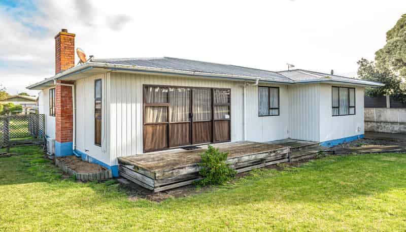 8 Tongariro Street, Castlecliff