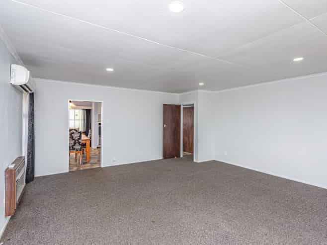 8 Tongariro Street, Castlecliff