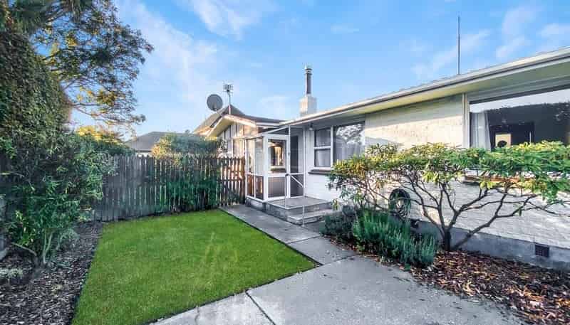 2/131 Knowles Street, Saint Albans