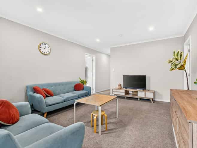 58 Benjamin Avenue, Rototuna North