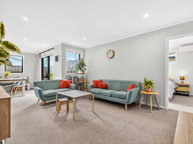 58 Benjamin Avenue, Rototuna North