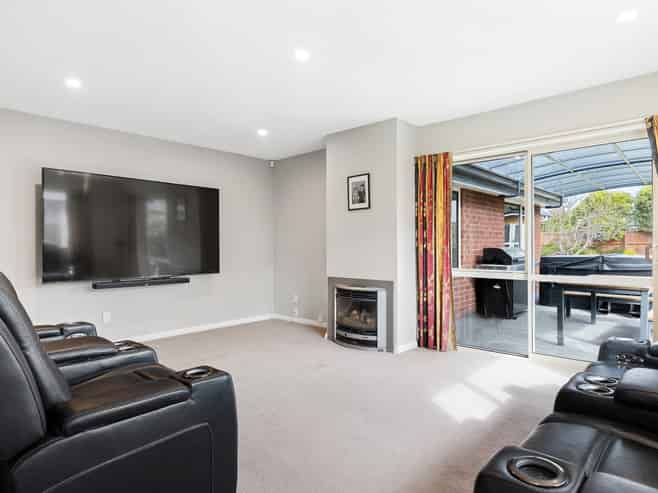 21 Welsford Street, Woodend