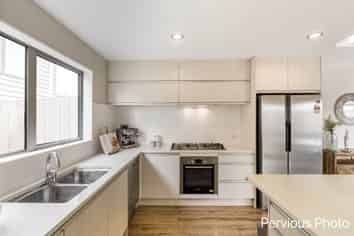 18 Celeste Place, Totara Vale