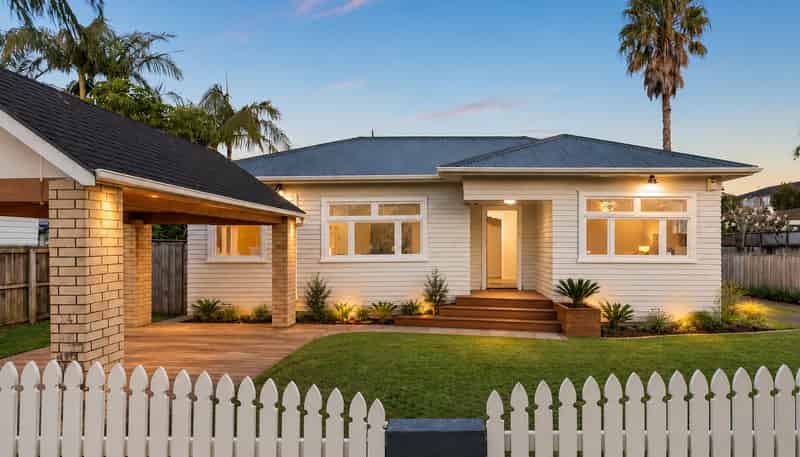 2 Aliford Avenue, One Tree Hill