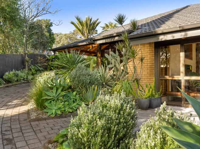 7 Happeace Lane, Titirangi