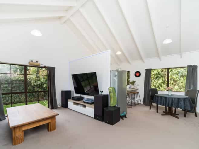 16A Wood Street, Takaro