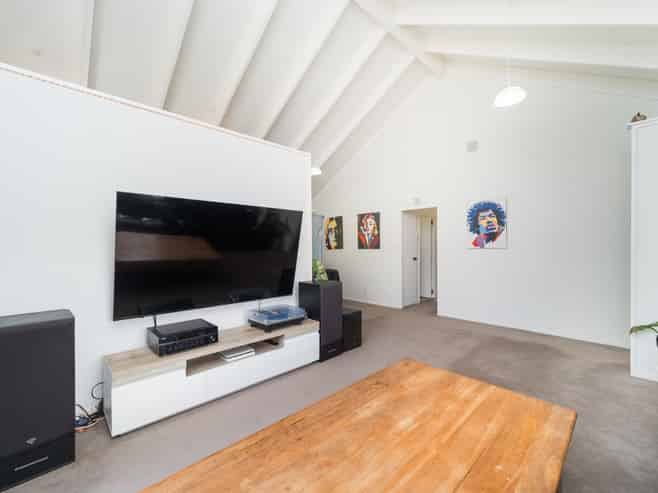16A Wood Street, Takaro