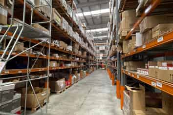 Immaculate Modern Warehouse