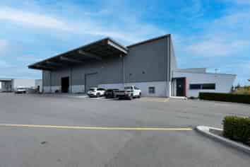 Immaculate Modern Warehouse