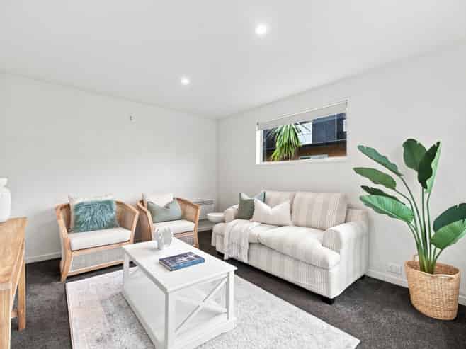 134 Edgeware Road, Saint Albans
