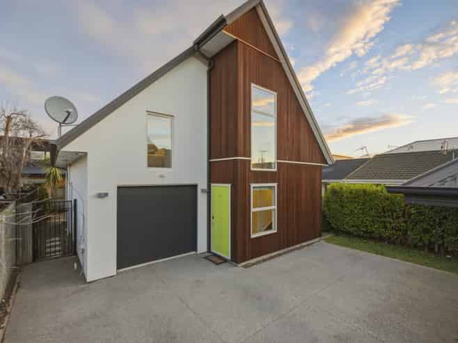 134 Edgeware Road, Saint Albans