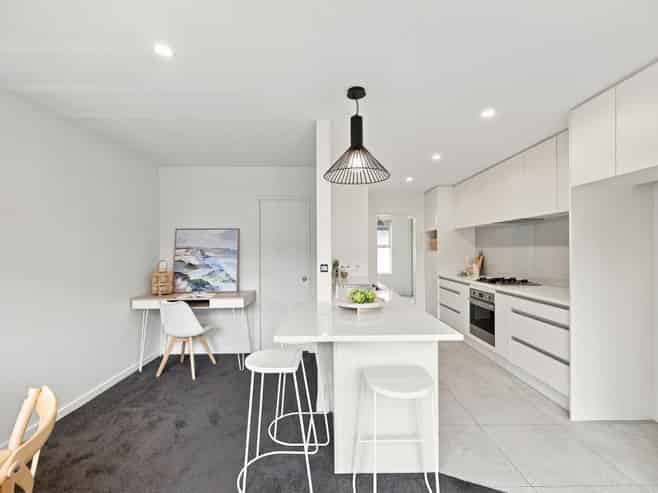 134 Edgeware Road, Saint Albans