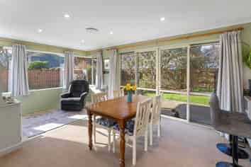 5 Mayer Crescent, WAKEFIELD