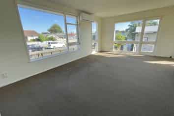 13 Chelburn Crescent, Mangere
