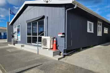 REFURBISHED | PROFILE LOCATION | GROSS LEASE