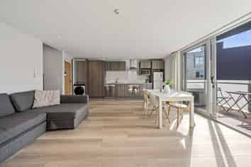 507/25 Don Mckinnon Drive, Albany