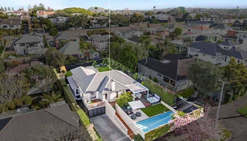 37 Colchester Avenue, Glendowie