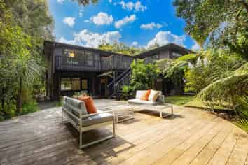 164 Woodlands Park Road, Titirangi